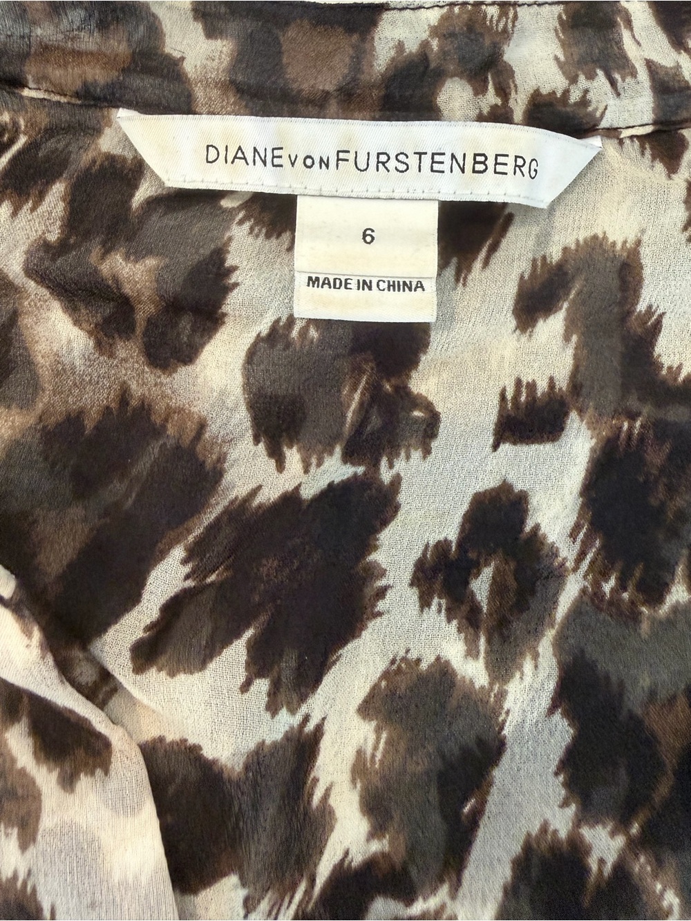 Diane von Furstenberg Leopard Print Silk Sheer Blouse Size 6 - Picture 7 of 9